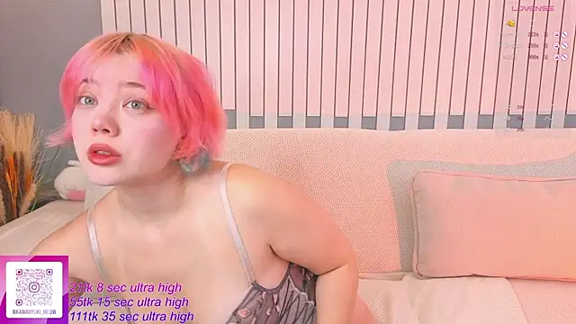 Snapshot of __KawaiiYuki__ chatting on October 10, 5:06 am   KawaiiYuki   online show from October 10, 5:06 am