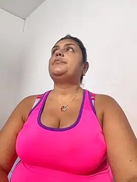 Snapshot of AlyDenalioficial chatting on May 9, 5:29 pm AlyDenalioficial online show from May 9, 5:29 pm