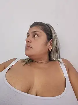 Snapshot of AlyDenalioficial chatting on May 29, 11:25 pm AlyDenalioficial online show from May 29, 11:25 pm