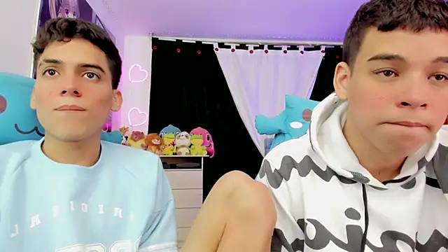 Snapshot of jake_and_joaquin chatting on December 4, 4:10 am jake and joaquin online show from December 4, 4:10 am