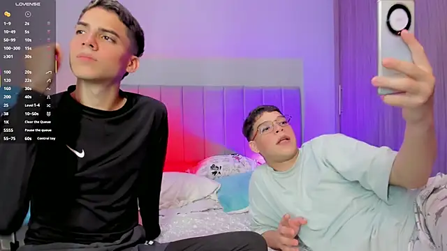 Snapshot of jake_and_joaquin chatting on March 16, 10:44 am jake and joaquin online show from March 16, 10:44 am