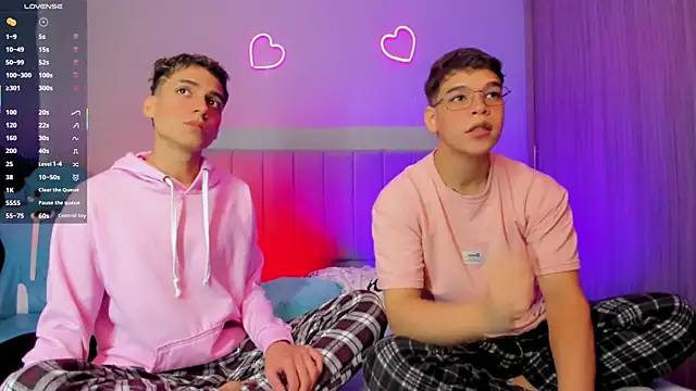 Snapshot of jake_and_joaquin chatting on March 17, 11:42 am jake and joaquin online show from March 17, 11:42 am