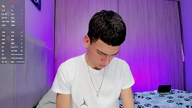 Snapshot of jake_and_joaquin chatting on November 15, 1:36 am jake and joaquin online show from November 15, 1:36 am