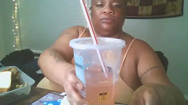 Snapshot of NaughtyHottieBBW chatting on May 15, 11:34 pm NaughtyHottieBBW online show from May 15, 11:34 pm