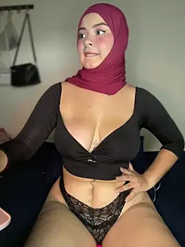 Snapshot of aneesa_darzi chatting on March 11, 5:24 pm aneesa darzi online show from March 11, 5:24 pm