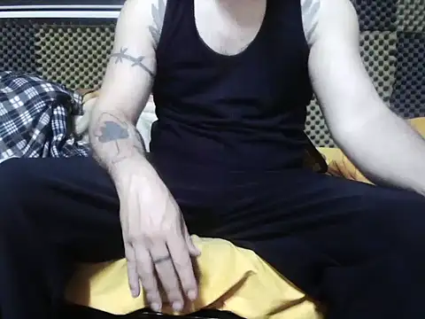 Arabeyes online show from November 11, 8:20 pm