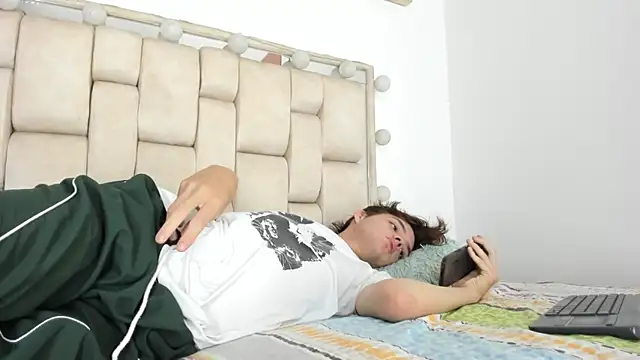 daniel hot03 online show from November 6, 1:45 pm