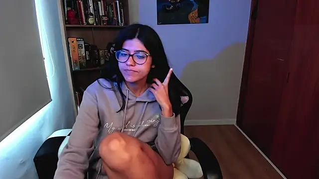Snapshot of valerie__skyy chatting on June 27, 1:06 pm valerie skyy online show from June 27, 1:06 pm