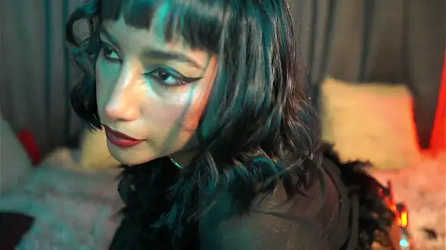 Snapshot of JulietaWinona chatting on February 27, 10:43 pm JulietaWinona online show from February 27, 10:43 pm