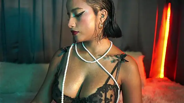 Snapshot of JulietaWinona chatting on February 28, 9:27 pm JulietaWinona online show from February 28, 9:27 pm