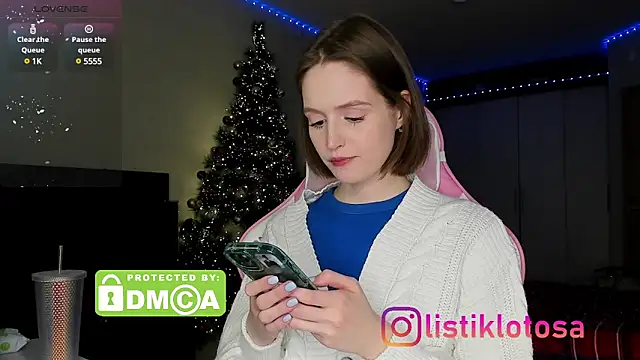 Snapshot of kokome12 chatting on December 25, 12:27 am kokome12 online show from December 25, 12:27 am