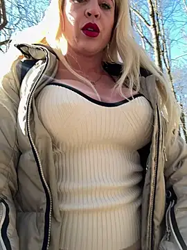 Snapshot of Kate-monroe chatting on March 19, 12:45 pm Kate-monroe online show from March 19, 12:45 pm