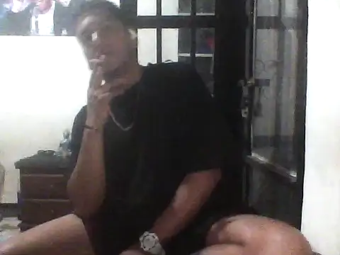 Snapshot of Peterking11 chatting on November 27, 7:21 am Peterking11 online show from November 27, 7:21 am