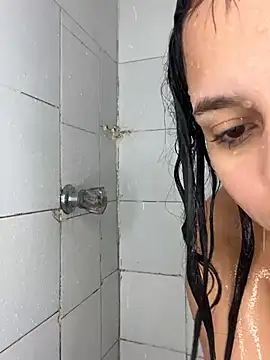 Snapshot of pamela_anderson_ chatting on December 12, 5:37 pm pamela anderson online show from December 12, 5:37 pm