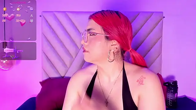 EmmaSwift  online show from February 6, 2:05 am