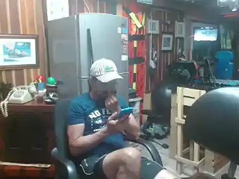 Dr Pocholate84 online show from January 17, 1:15 am