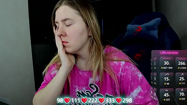 Olivia Munk online show from March 13, 3:57 am