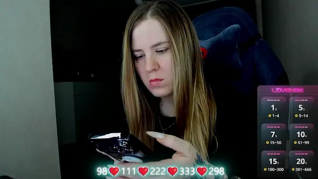 Olivia Munk online show from March 18, 3:53 am