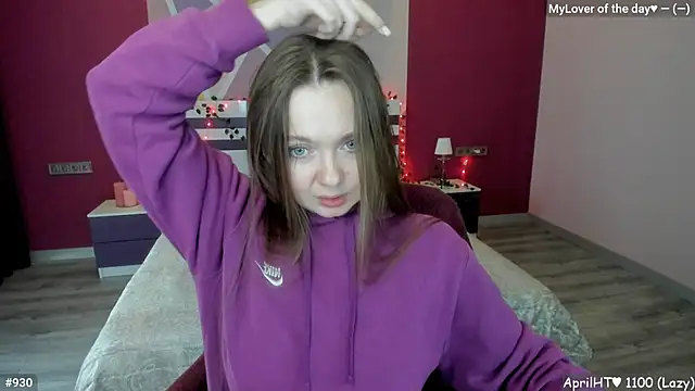 Snapshot of LizaGost chatting on April 18, 11:47 am LizaGost online show from April 18, 11:47 am