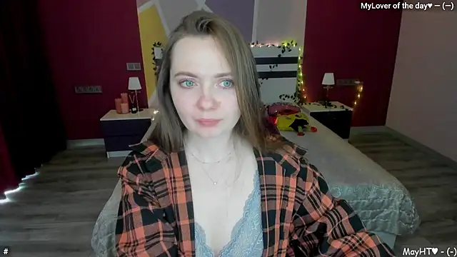 Snapshot of LizaGost chatting on May 1, 11:37 am LizaGost online show from May 1, 11:37 am