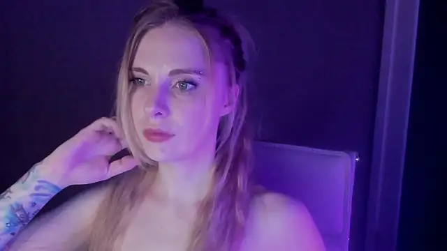 Snapshot of Aqualen chatting on March 19, 9:37 pm Aqualen online show from March 19, 9:37 pm