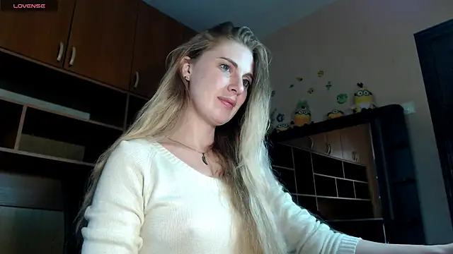 Snapshot of Aqualen chatting on October 8, 12:36 pm Aqualen online show from October 8, 12:36 pm