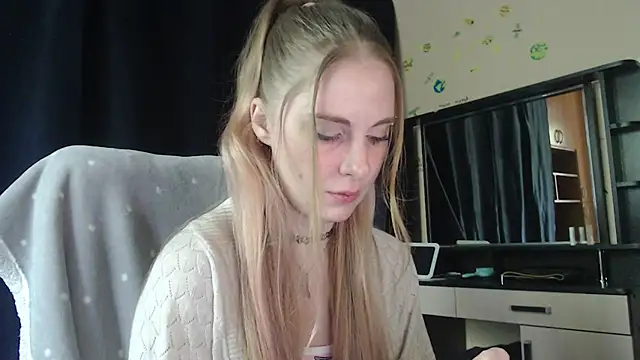 Snapshot of Aqualen chatting on May 15, 9:38 am Aqualen online show from May 15, 9:38 am