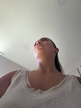 Snapshot of AnnaCastillo_ chatting on June 20, 2:42 pm AnnaCastillo online show from June 20, 2:42 pm