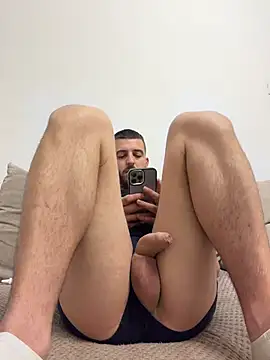 ElChapoGuzman95 online show from March 18, 6:44 pm