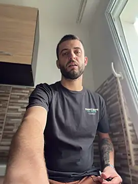 ElChapoGuzman95 online show from April 9, 4:56 am