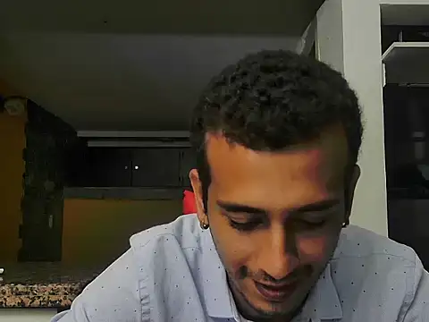 talktome4 online show from April 4, 11:24 pm