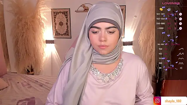 Snapshot of shayla_18 chatting on December 4, 10:51 pm shayla 18 online show from December 4, 10:51 pm