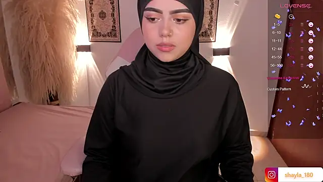 Snapshot of shayla_18 chatting on February 4, 8:17 pm shayla 18 online show from February 4, 8:17 pm