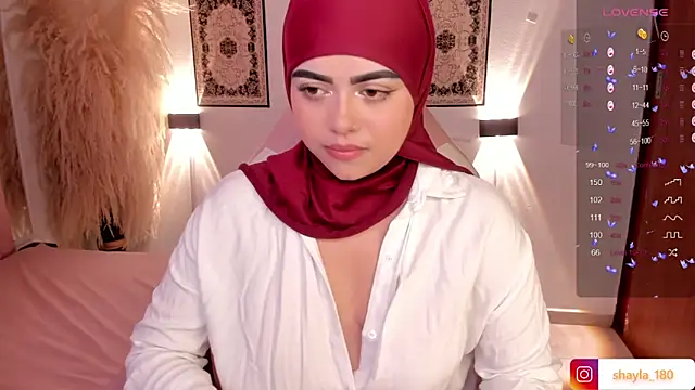 Snapshot of shayla_18 chatting on February 11, 7:59 pm shayla 18 online show from February 11, 7:59 pm