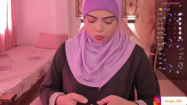 Snapshot of shayla_18 chatting on February 27, 8:42 pm shayla 18 online show from February 27, 8:42 pm