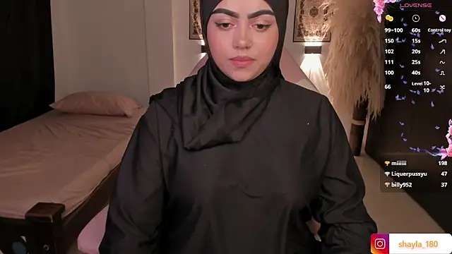 Snapshot of shayla_18 chatting on March 8, 12:33 am shayla 18 online show from March 8, 12:33 am