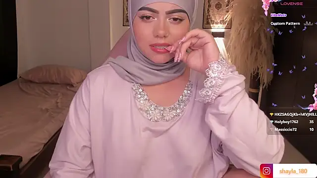 Snapshot of shayla_18 chatting on March 11, 12:00 am shayla 18 online show from March 11, 12:00 am