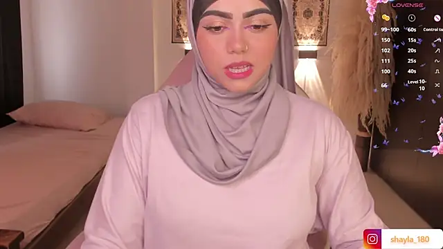 Snapshot of shayla_18 chatting on March 20, 8:51 pm shayla 18 online show from March 20, 8:51 pm