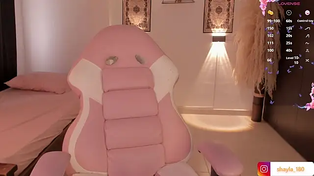 Snapshot of shayla_18 chatting on March 21, 9:12 pm shayla 18 online show from March 21, 9:12 pm