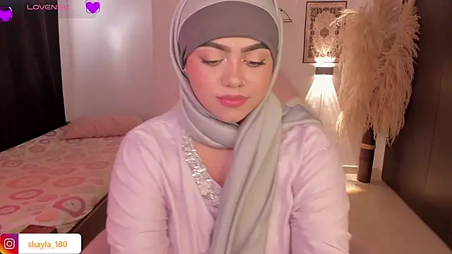 Snapshot of shayla_18 chatting on October 17, 8:11 pm shayla 18 online show from October 17, 8:11 pm