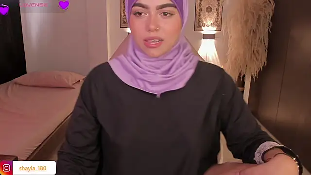 shayla 18 online show from November 12, 6:41 pm