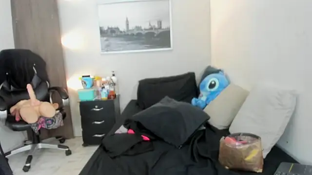 Cheryl JONES online show from February 1, 8:57 am