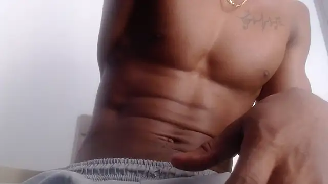 Snapshot of drake_brwon_23 chatting on April 23, 1:57 pm drake brwon 23 online show from April 23, 1:57 pm