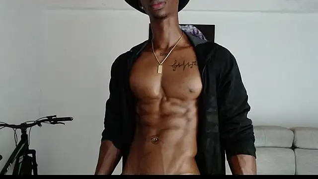 Snapshot of drake_brwon_23 chatting on May 3, 7:47 am drake brwon 23 online show from May 3, 7:47 am