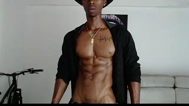 Snapshot of drake_brwon_23 chatting on May 5, 6:10 am drake brwon 23 online show from May 5, 6:10 am