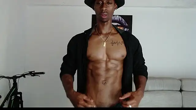 Snapshot of drake_brwon_23 chatting on May 16, 5:56 pm drake brwon 23 online show from May 16, 5:56 pm