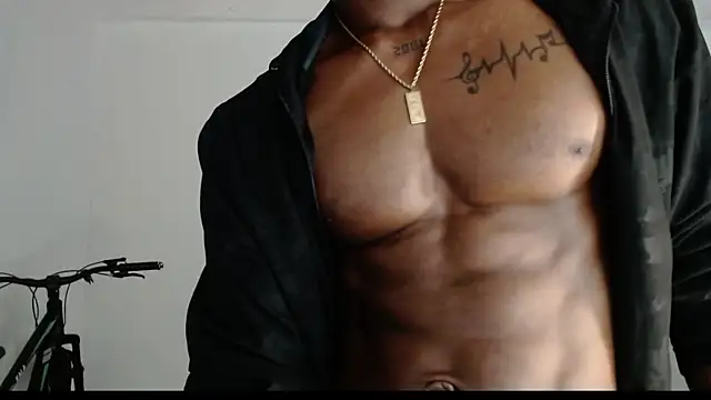 Snapshot of drake_brwon_23 chatting on May 24, 6:02 pm drake brwon 23 online show from May 24, 6:02 pm