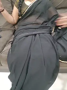 Snapshot of Mounika25 chatting on May 15, 6:26 pm Mounika25 online show from May 15, 6:26 pm