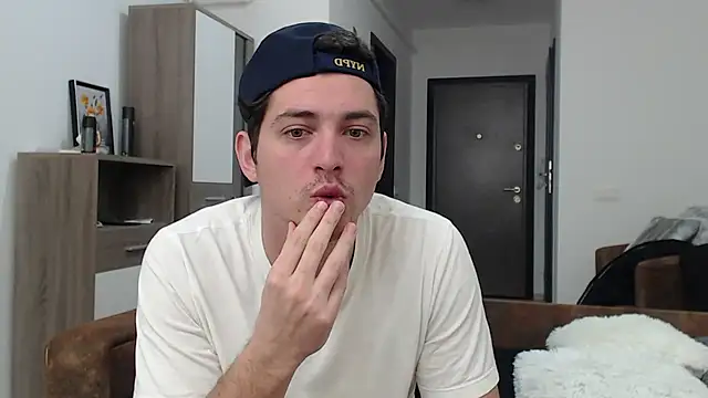 Snapshot of AndyFame chatting on February 22, 10:40 am AndyFame online show from February 22, 10:40 am