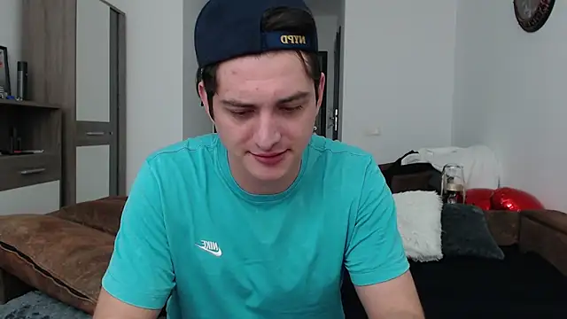 Snapshot of AndyFame chatting on February 26, 1:21 am AndyFame online show from February 26, 1:21 am